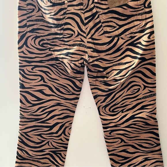 Wrangler Women's High Rise Wild West Purr Print Straight Jeans - Picture 10 of 12